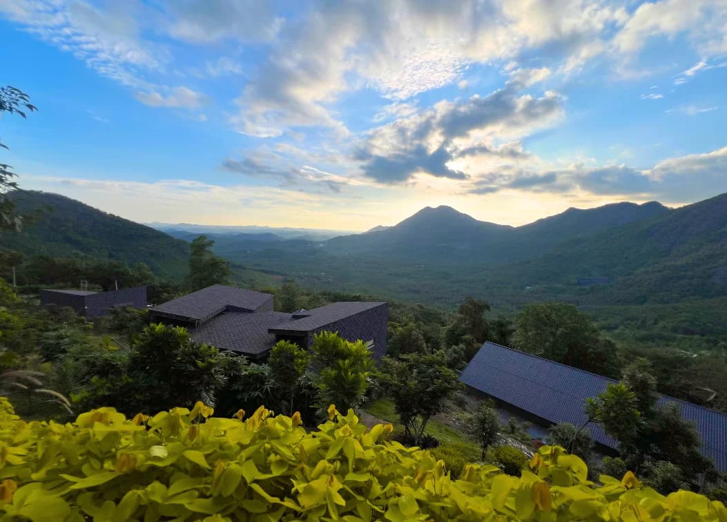 Endless mountain range views from Peakdays Retreats